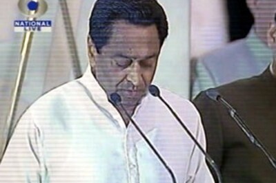 Kamal Nath's gaffe lightens sombre ceremony | 'I swear'