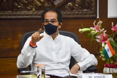 'Are They to be Sent Home?': Uddhav Thackeray Asks Centre to Give Guidelines on Stranded Migrant Workers
