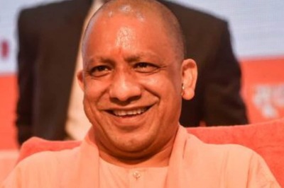 UP Polls: Adityanath Chairs Last Meeting of Outgoing Cabinet, Thanks People for Support