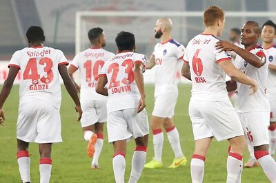 ISL: Delhi Dynamos eye revenge, top spot against FC Goa