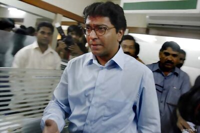NCP workers attack MNS chief Raj Thackeray's convoy