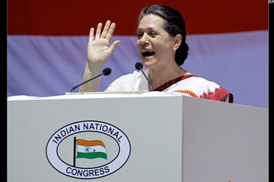 Bihar's backward due to Nitish, Lalu: Sonia