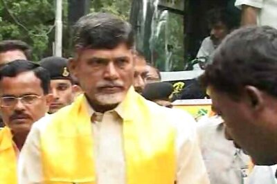 AP: TRS blocks Naidu's farmer welfare yatra