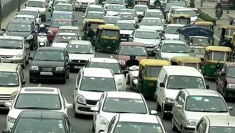 Passengers go for car-pooling amid odd-even rationing in Delhi