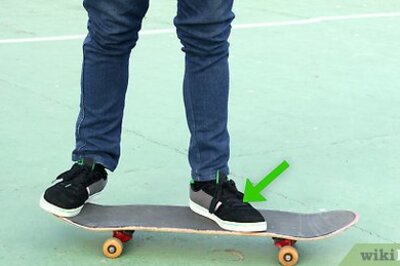 How to Balance Yourself on a Skateboard