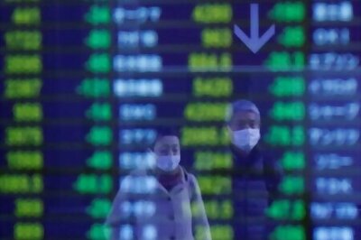 Asia Shares Set To Rise After U.S. Equities Hit New Record In Tech Spike