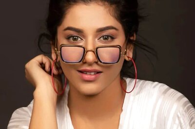 Actress Vishnu Priya Bhimeneni’s Facebook Account Hacked, Informs Fans on Instagram