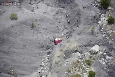 France halts search for bodies at Germanwings crash site