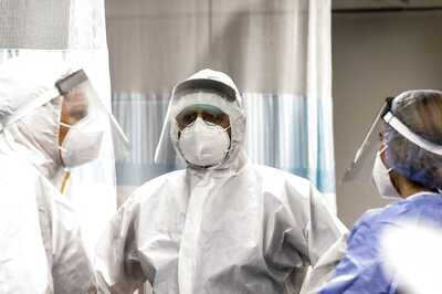 Israeli Doctor Says He Contracted Omicron in London. Did New Covid Variant Emerge Before Detection in Africa?