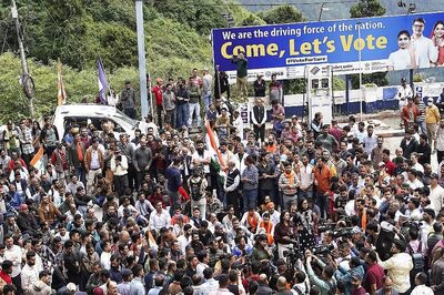 Himachal Police Use Water Cannons, Lathi-Charge As Protestors Clash Over Shimla's Sanjauli Mosque; Minister Reacts