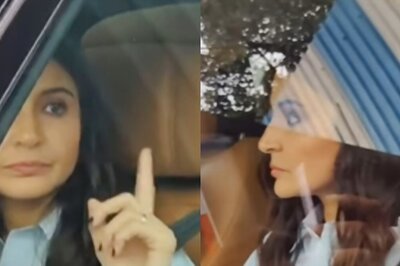 Anushka Sharma Refuses to Pose For Cameras in New Video Amid Pregnancy Rumours; Watch