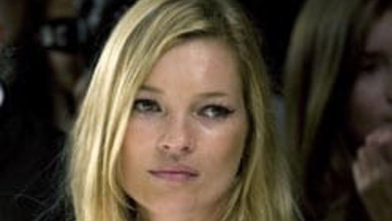 Nude pics of Moss and Bundchen in auction block