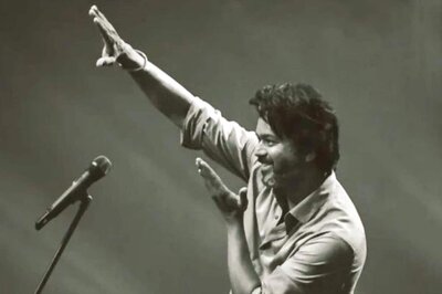 At Varisu Audio Launch, Vijay Steals Show With Ranjithame Style Flying Kiss