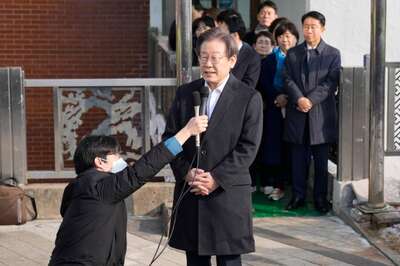 Man Who Stabbed South Korean Oppn Leader Wanted to Stop Him from Becoming Prez