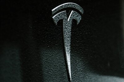 Twitter Users Say 'Yes' to Elon Musk's Proposal to Sell 10% Of His Tesla Stock