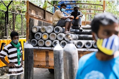 Bengaluru Man Held for Selling Oxygen Cylinders at Exorbitant Price to Patients