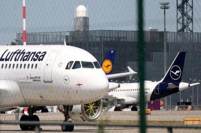 Germany's Lufthansa Cancels Hundreds of Flights as Its Ground Staff Strike for a Day at 5 Airports
