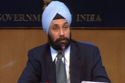 India 'studying' situation in Bangladesh