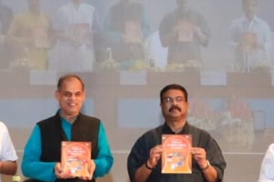 Education Minister Launches Book on Indian Knowledge System for Engineering Students, Calls it Move Towards 'Decolonizing' Indian Edu System