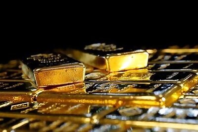 Gold climbs as weaker dollar bolsters appeal
