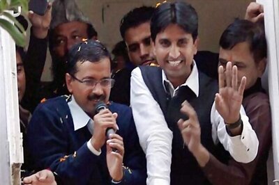 Kumar Vishwas booked for allegedly hurting sentiments of Hindus, Muslims