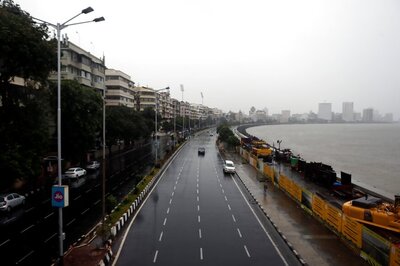 With Landfall South of Alibag, Mumbai Escapes Fury of Cyclone Nisarga; Moves Into Maharashtra’s Interiors