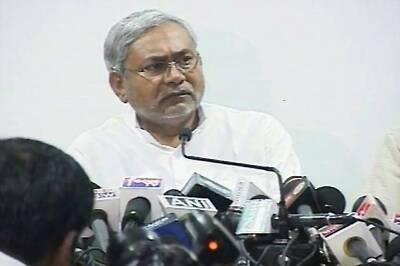 Nitish mocks 'Modi wave', says BJP 'day-dreaming' in their own world