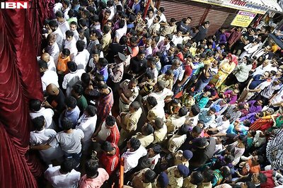 Ganesh Chaturthi: Devotees flock in thousands to get the first glimpse of Lalbaughcha Raja