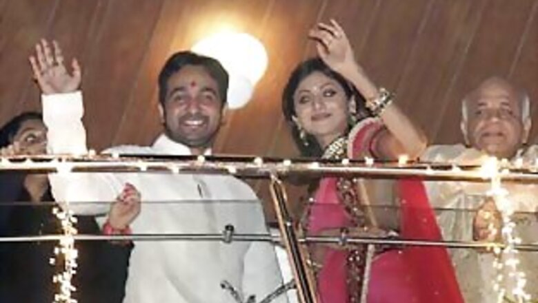 Shilpa gets engaged to London-based Raj Kundra