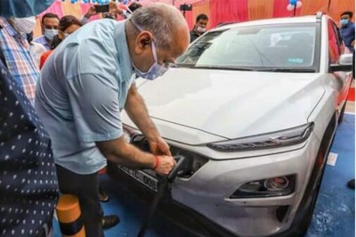 Delhi Govt Directs All State Departments to Switch to Electric Vehicles Within Next 6 Months