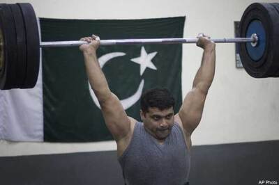CWG: Pak flag row sorted, lifters to stay