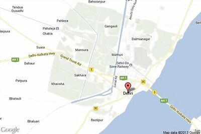 Two suspected robbers arrested with weapons