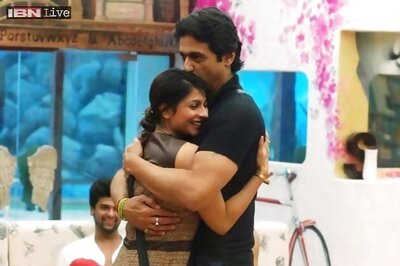 Tanishaa refutes romantic links with Armaan, calls him her 'best friend'