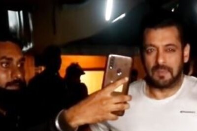 Salman Khan Schools a Fan Trying to Take a Selfie With Him: Naachna Band Kar