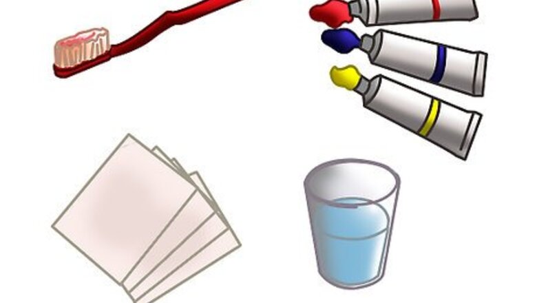How to Draw a Spray Paint Design Using Toothbrushes