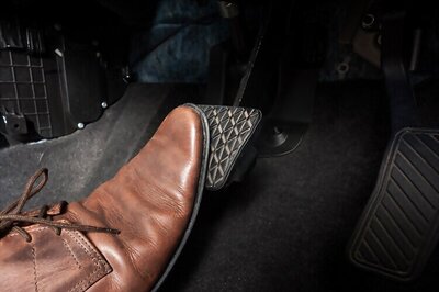 US to add automatic braking to 5-star car safety rating system