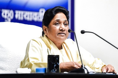 'Even Saint No Longer Safe Under Saint's Govt': Mayawati Takes Dig at CM Yogi over Attack on Priest in Gonda