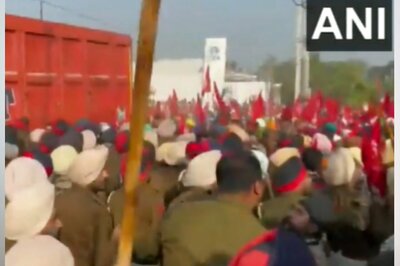 Punjab: Protest Outside CM's Sangrur Residence Over Minimum Wage Issue, Cops Deny Reports of Lathicharge