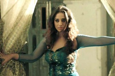 Mahie Gill emulates Meena Kumari in 'Gangs of Ghosts'