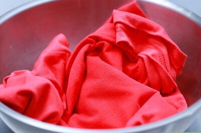 How to Add Baking Soda to Laundry