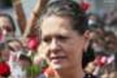 Railway staff suspended for making Sonia late