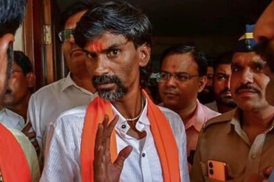 Maratha Community Members Hold 'Rasta Roko' to Show Solidarity with Jarange Over Quota Issue