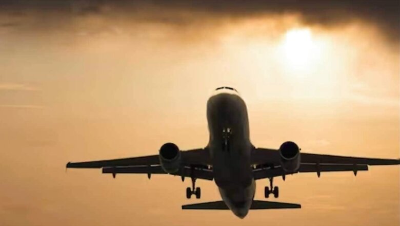 IndiGo, SpiceJet & Jet Airways Shares Jump up to 8% on Go First Bankruptcy; Here's Why