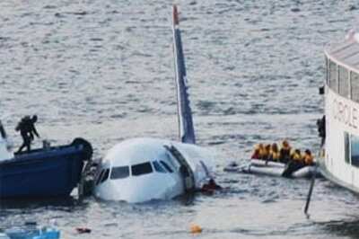 US Airways plane crashes into river, no casualties