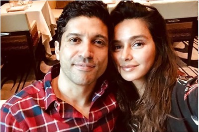 Farhan Akhtar Takes Romance With Shibani Dandekar to Next Level, Pens Poem For Her On Instagram