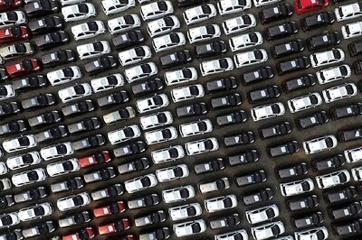 China Aims to Enable Half of All New Cars With AI by 2020