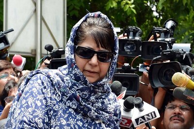 No One in Kashmir Will Hold Tricolour If Article 370 is Tampered With: Mehbooba Mufti