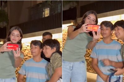 Ananya Panday Takes Selfie With Young Fans at Kho Gaye Hum Kahan Screening, Wins Internet | Video