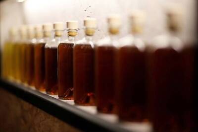 Tipplers Happy: Liquor Shops to Open in Containment Zones of Mumbai, Pune & Noida as Lockdown 3.0 Begins