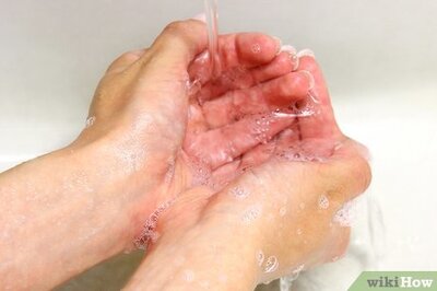 How to Get Stronger Nails Using Petroleum Jelly